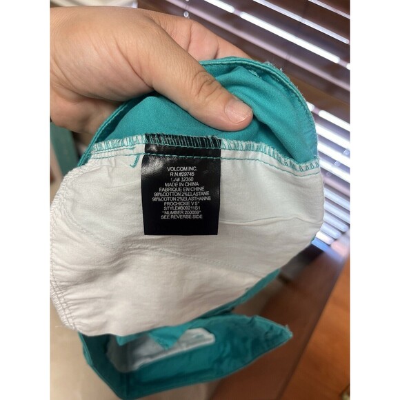 Volcom Women's size 0‎ / 24 Turquoise Teal Aqua Blue Chino Shorts Frochickie V5 - Picture 5 of 9